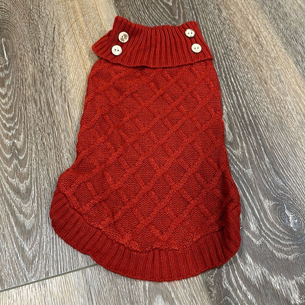 Cable knit dog/cat sweater
